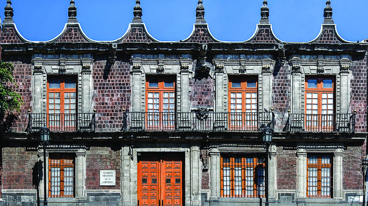 La historia de una fachada del siglo XVIII